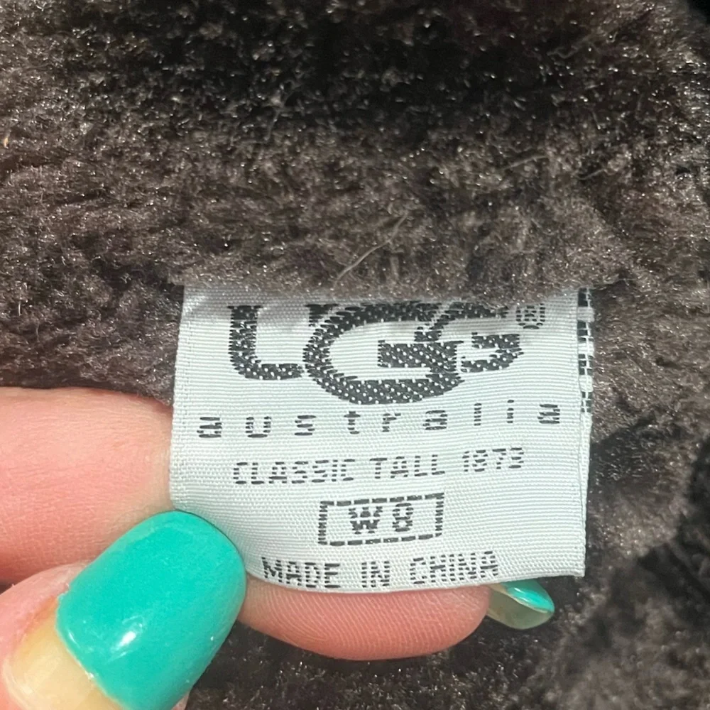 UGG Australia Bailey Button Triplet II Sheepskin Boots Wool Lined Brown Size W8 - Picture 10 of 12